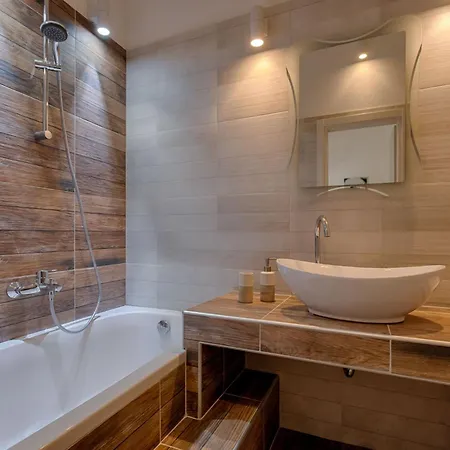 Luxurioese Steinvilla Mariva Mit Pool By Interhome Vakantiehuis