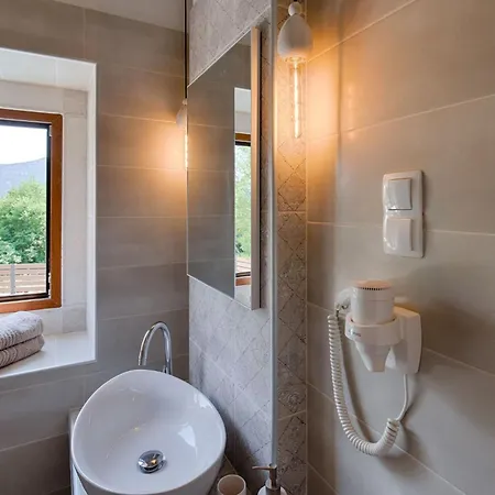 Luxurioese Steinvilla Mariva Mit Pool By Interhome Vakantiehuis *
