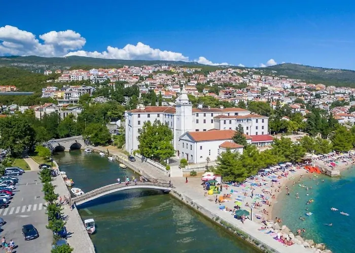 Luxurioese Steinvilla Mariva Mit Pool By Interhome Vakantiehuis