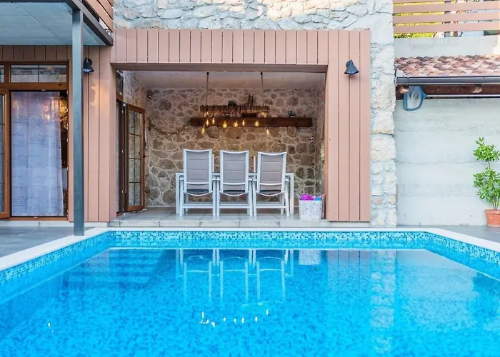 Luxurioese Steinvilla Mariva Mit Pool By Interhome Vakantiehuis Tribalj (Primorsko-Goranska)
