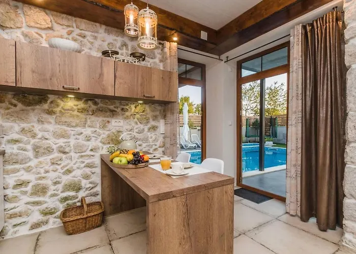 Luxurioese Steinvilla Mariva Mit Pool By Interhome Tribalj (Primorsko-Goranska)