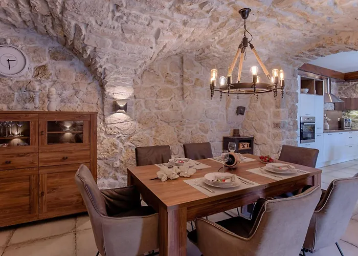 Luxurioese Steinvilla Mariva Mit Pool By Interhome