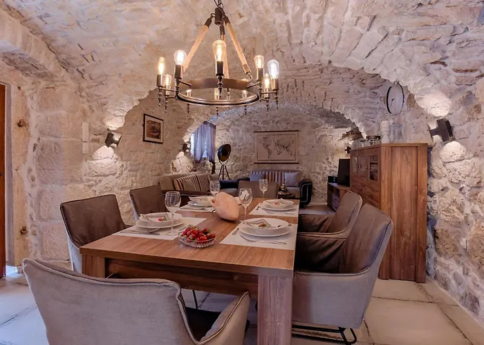 Vakantiehuis Luxurioese Steinvilla Mariva Mit Pool By Interhome