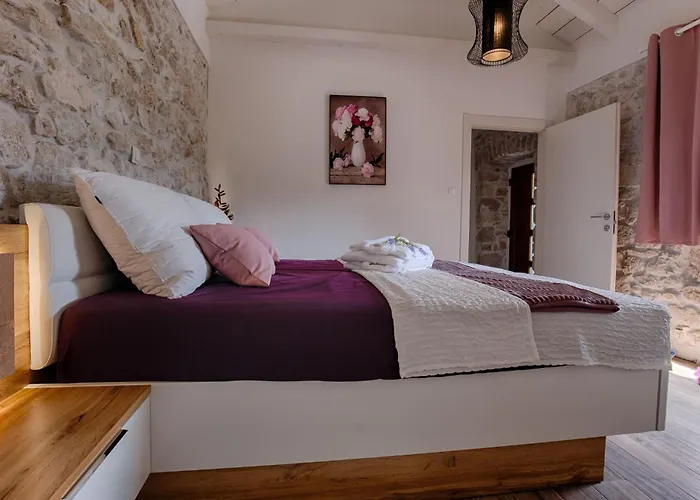 Vakantiehuis Luxurioese Steinvilla Mariva Mit Pool By Interhome Tribalj (Primorsko-Goranska)