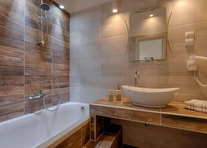 Luxurioese Steinvilla Mariva Mit Pool By Interhome Vakantiehuis