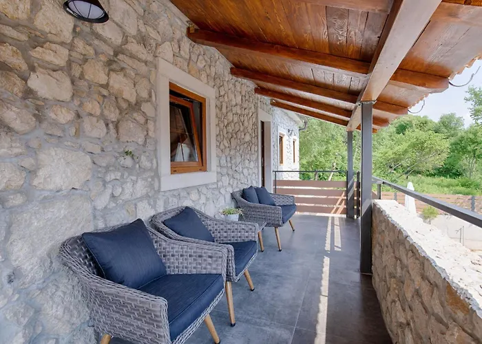 Luxurioese Steinvilla Mariva Mit Pool By Interhome *