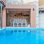 Luxurioese Steinvilla Mariva Mit Pool By Interhome Casa vacanze Tribalj (Primorsko-Goranska)