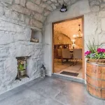 Luxurioese Steinvilla Mariva Mit Pool By Interhome