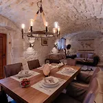 בית נופש Luxurioese Steinvilla Mariva Mit Pool By Interhome טריבאלי