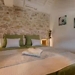Luxurioese Steinvilla Mariva Mit Pool By Interhome בית נופש טריבאלי