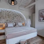 Luxurioese Steinvilla Mariva Mit Pool By Interhome טריבאלי