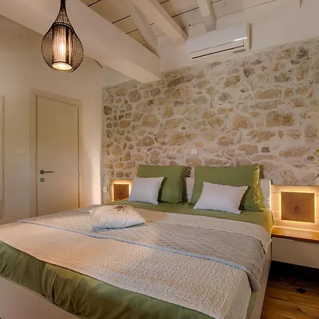 Luxurioese Steinvilla Mariva Mit Pool By Interhome Holiday home Tribalj (Primorsko-Goranska)