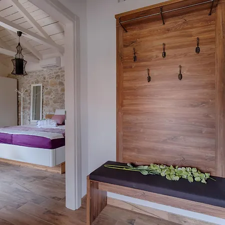 Luxurioese Steinvilla Mariva Mit Pool By Interhome Holiday home Tribalj (Primorsko-Goranska)