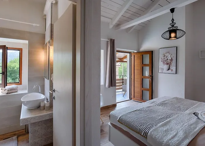 Luxurioese Steinvilla Mariva Mit Pool By Interhome *